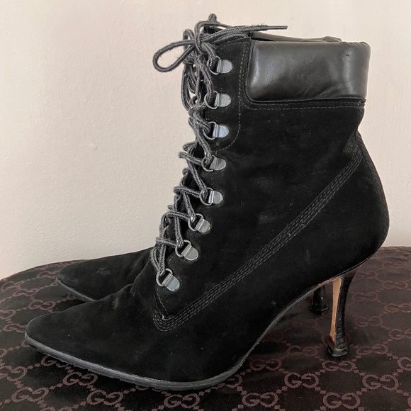 VINTAGE MANOLO BLAHNIK SUEDE BOOTIES - Picture 8 of 10